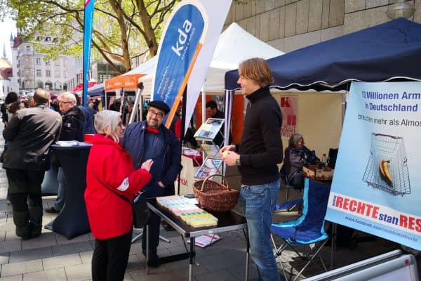 2019-05-01-1Mai-Stand-Muenchen-web-RSHelm